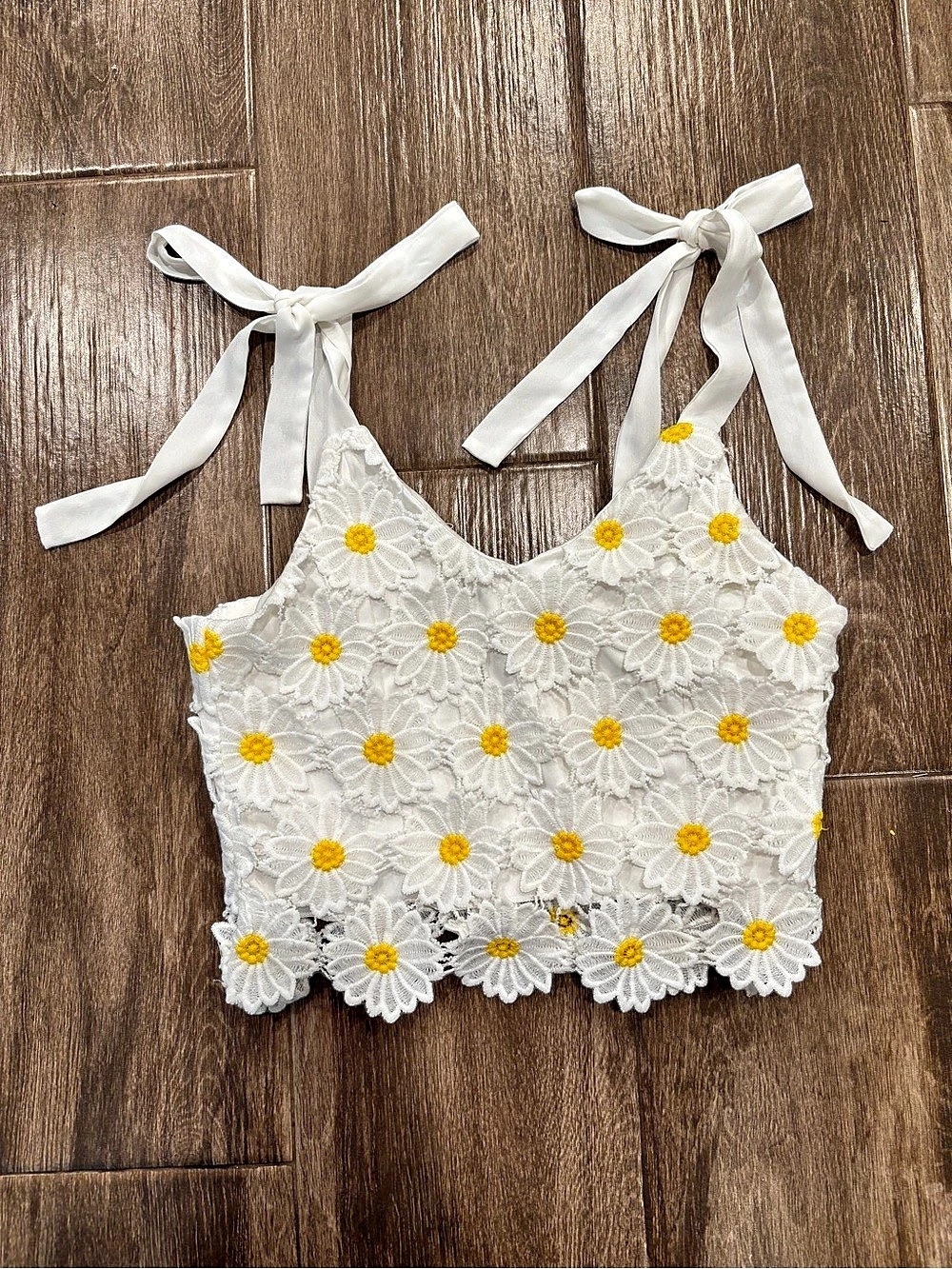 Altr’d State Women’s Floral Lace Daisy Tie Crop Top in White & Yellow Size M